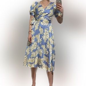 DKNY MIDI dress. Size 6. Never worn.🦋💙